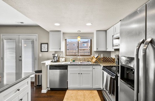 Monument Casa | Hot tub - Mountain views, Monument Lake nearby