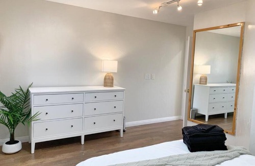 Huntington Beach Casa | Hot Tub . Near Freeway . Quick 2 Theme Parks/Beach