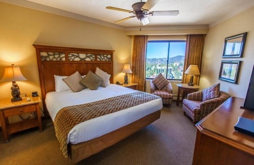 Tahoe Village Hotel | Hot Tub Nights & Arcade Days in a Villa Made for Family Fun l 2 Rooms w/ Kitchen