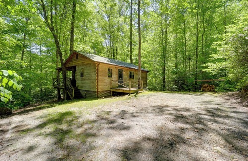 Vein Mountain Cabina | Hot Tub & On-Site Trails: Secluded Marion Cabin