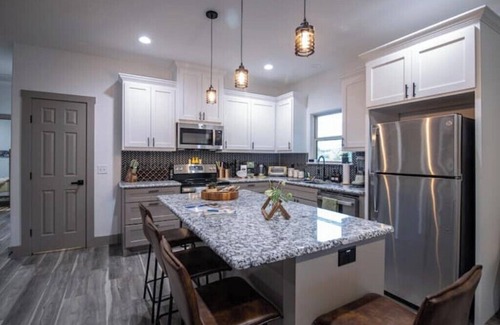 Denison Casa | Hot Tub Paradise: Fire Pit - BBQ - Family/Couples