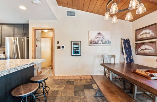 Bass Lake Cabina | Hot Tub & Pet Friendly Bass Lake 3/2 Slps 9