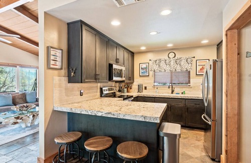 Bass Lake Cabina | Hot Tub & Pet Friendly Bass Lake 3/2 Slps 9