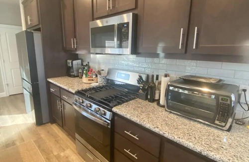 Murphys Casa | Hot tub, ping pong, and walking distance to over 25 wine tasting rooms!