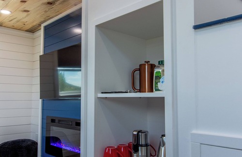 Cornville Casa | Hot Tub, Pool, King Bed, Views, and easy access to Sedona @ Stargazer Loft!