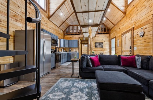 Rogers Cabina | Hot Tub (Private) | Dogs OK | FirePit | MuirValley | Hiking
