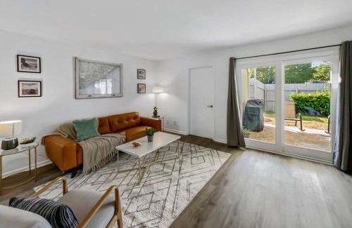 Mount Pleasant Apartamento | Hot Tub, Putting Green + Bikes!
