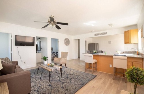 West Sacramento Casa | Hot Tub * Relaxing Retreat * Mins to DT Sacramento