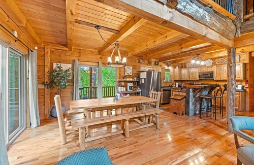Rockbridge Cabina | Hot Tub, Sauna, GameRoom: Pool Table, Arcade, Ping Pong, Foosball. Hiking Nearby