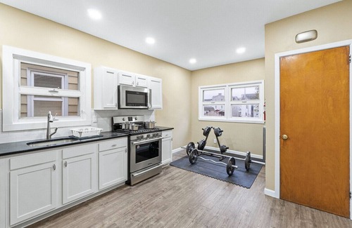 Constable Hook Casa | Hot Tub | Sauna | Gaming | Outdoor Grilling | NYC | EWR | Sleeps 25