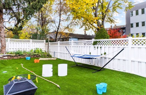Constable Hook Casa | Hot Tub | Sauna | Gaming | Outdoor Grilling | NYC | EWR | Sleeps 25