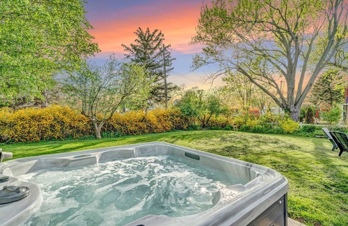 Town of Essex Cabaña | Hot Tub, Sauna, King Bed, Outdoor Patio, Winery
