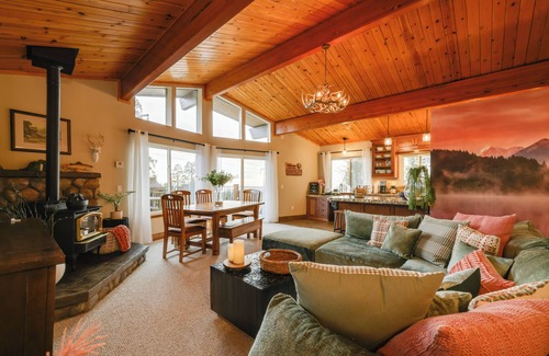 Twain Harte Cabina | Hot Tub + Scenic Views: Luxury Twain Harte Cabin!