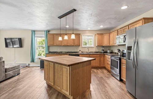 Lansing Casa | Hot Tub! Sleeps 16! Near Ithaca & Wineries!Dogs Ok!
