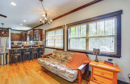 Fayetteville Cabina | Hot Tub Soaks & Outdoor Fun: Fayetteville Cabin