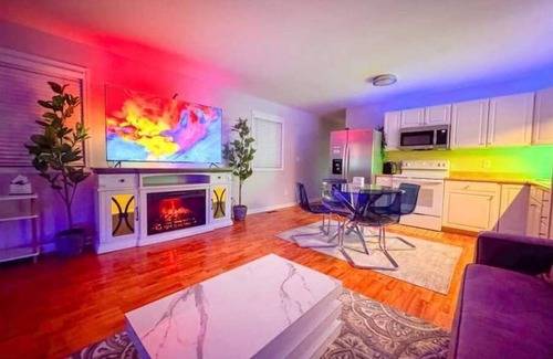 Georgetown Casa | Hot Tub! The Glow Hill - Ark 30 min - Horse Prk 13 min - Rupp - 20 min