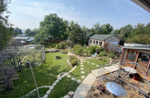 Castle Rock Casa | Hot tub, three ponds waterfall, Gardens, sunroom/man cave, 4 outdoor of heat