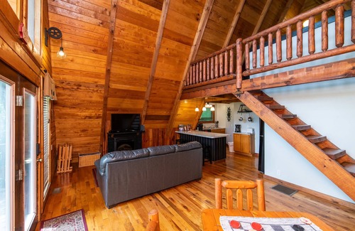 Slade Cabina | Hot Tub - Tiny A-Frame Cabin - Haven at the Red - Red River Gorge, Kentucky!