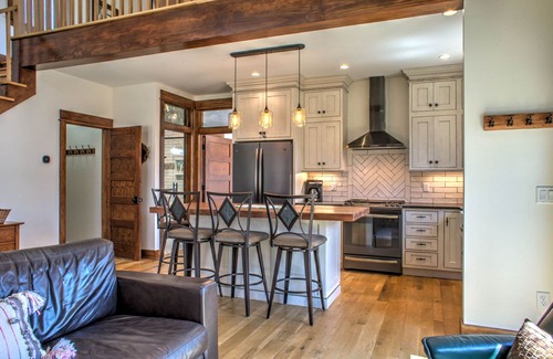 Swannanoa Cabina | Hot Tub Views, Pet-Friendly Privacy Near Asheville + Biltmore Pass