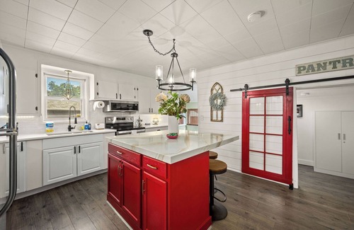 Coeur d'Alene Casa | Hot Tub + Fenced Yard Walkable & Pet Friendly