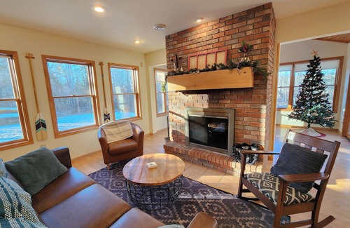Ojibwa Cabina | Available this weekend!-Hot Tub, WIFI, King Beds