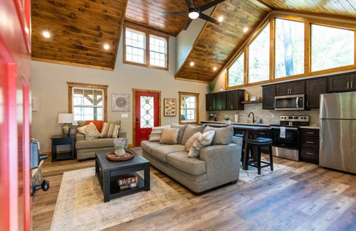Campton Apartamento | Hot Tub, WiFi, Adventure - Family Cabin - Dreamscape - Red River Gorge, Kentucky!