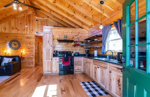 Slade Cabina | Canopy acogedor en Red River Gorge, KY!