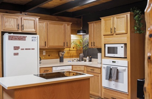 Campton Apartamento | Hillside Haven Cabin