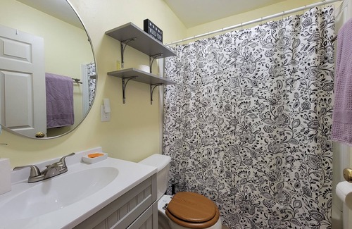 Stanton Cabaña | Hot Tub & WiFi - Mimi's Hideaway - Budget-Friendly Escape in Red River Gorge, Kentucky!