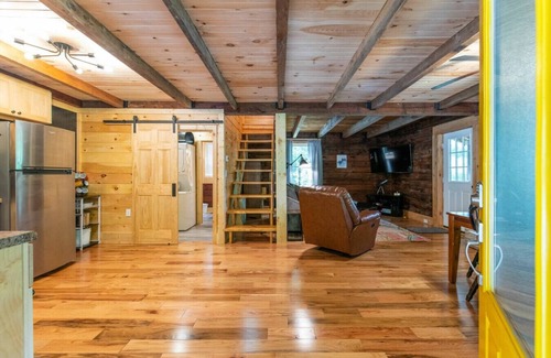 Stanton Apartamento | Hot Tub, WiFi & Pet-Friendly - Secluded Family Getaway - Pilot Point - Red River Gorge, Kentucky!
