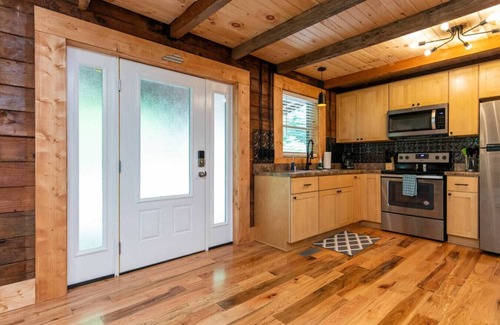 Stanton Apartamento | Hot Tub, WiFi & Pet-Friendly - Secluded Family Getaway - Pilot Point - Red River Gorge, Kentucky!