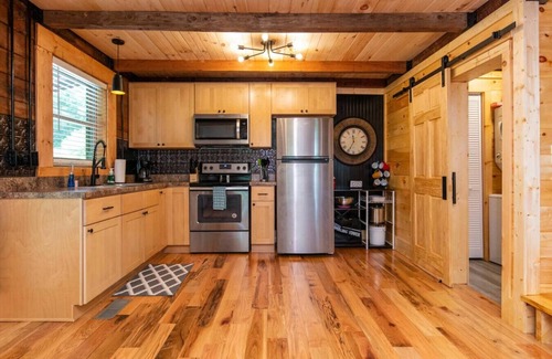 Stanton Apartamento | Hot Tub, WiFi & Pet-Friendly - Secluded Family Getaway - Pilot Point - Red River Gorge, Kentucky!