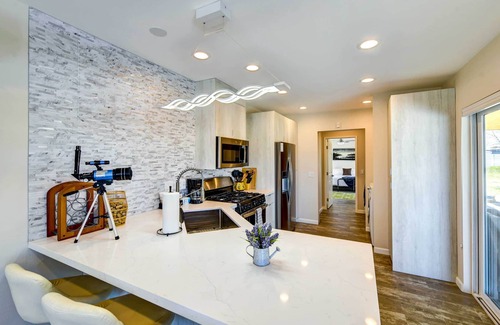 Yucca Valley Cabaña | Hot Tub, Yard & Fire Pit: Joshua Tree Home!