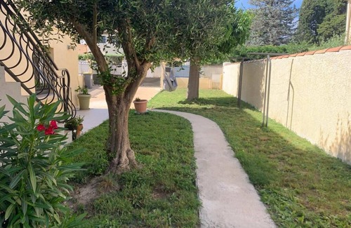 Eyguieres Casa | Hote Provence