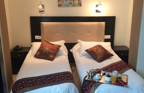 Hai Emir Hotel | Hotel 2 Horloges