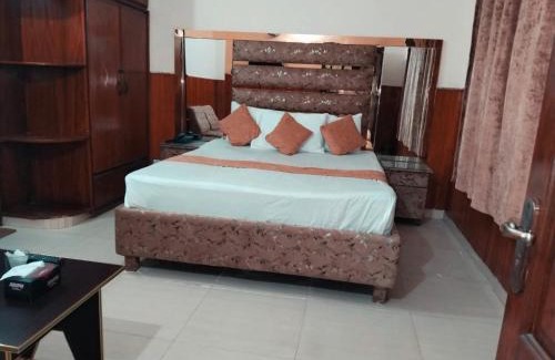Johar Town Hotel | Hotel 4 Season Lahore