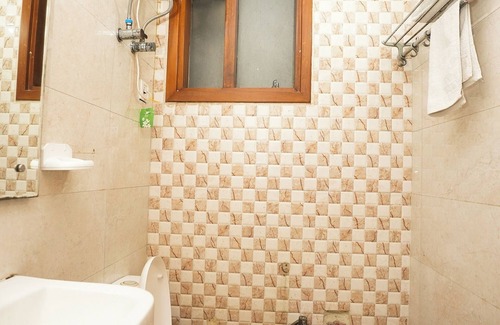 Okhla Hotel | Hotel A R Residency