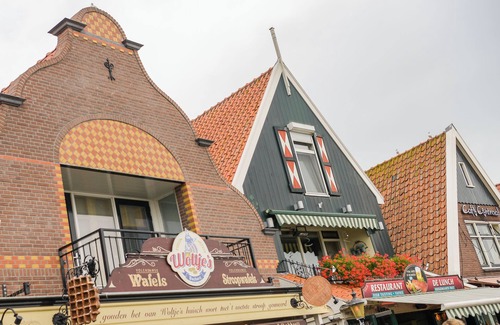 Volendam Casa | Volendam Old Bridge Residence (R3)