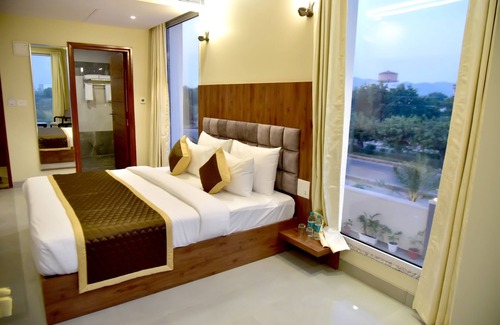Jaipur Hotel | Hotel Aarna