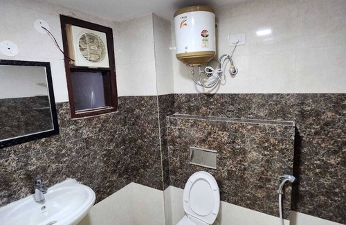 Dwarka Hotel | Hotel Abode Inn
