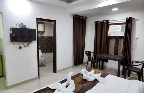 Dwarka Hotel | Hotel Abode Inn