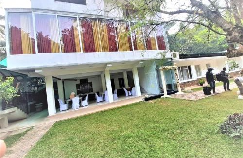 Gurudeniya Hotel | Hotel Achivina