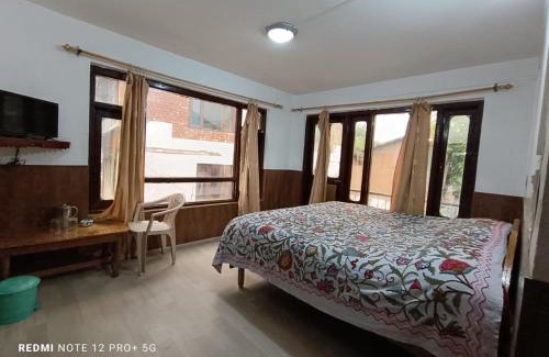 Laripora Casa | Hotel Adnan Palace