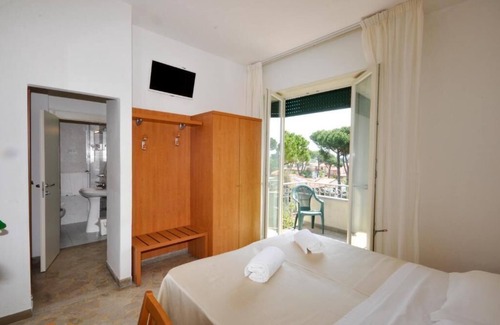 Marina di Pietrasanta Casa | Hotel Airone B&B