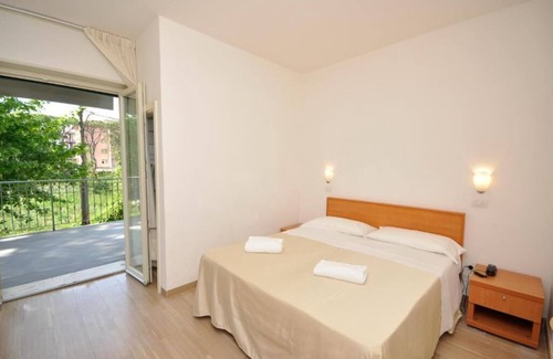 Marina di Pietrasanta Casa | Hotel Airone B&B