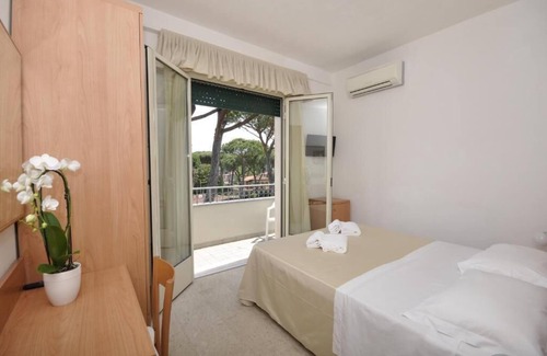 Marina di Pietrasanta Casa | Hotel Airone B&B
