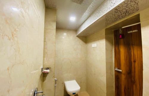 Versova Hotel | Hotel Aksa Palace