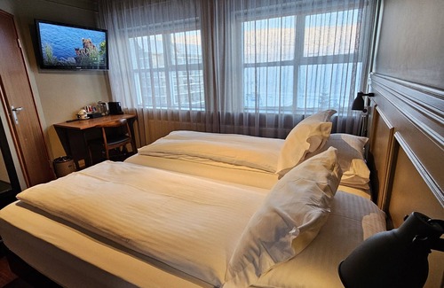 Akureyri Hotel | Hotel Akureyri