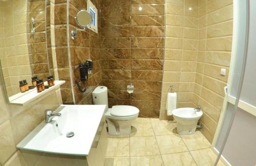 Ain Kansra Hotel | Hotel Al Akha
