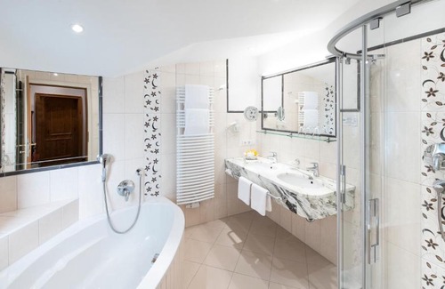 Vorderlanersbach Hotel | Hotel Alpenjuwel 4 Sterne Superior